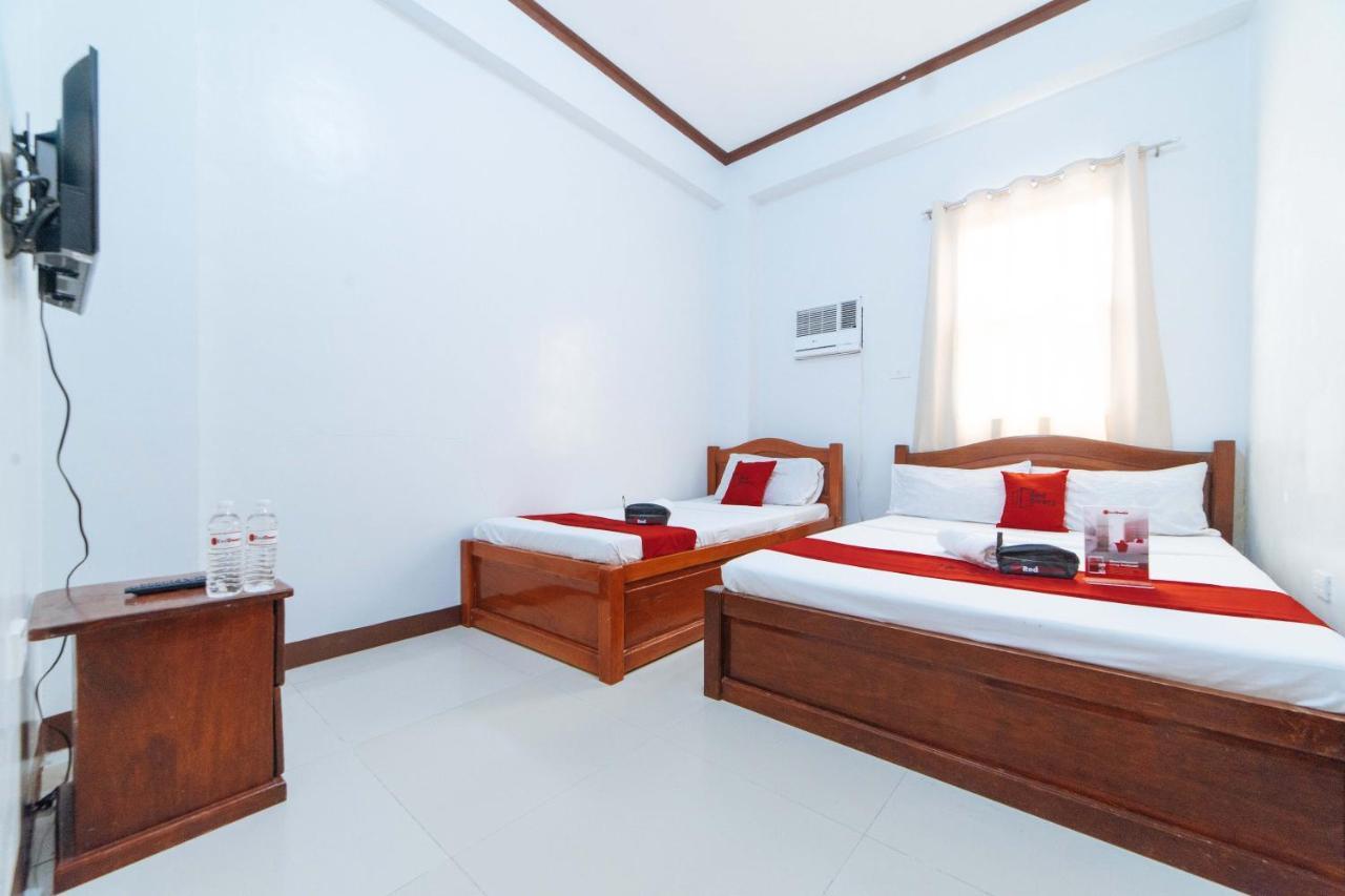 Hotel Reddoorz @ D Maagma Street Kalibo Exterior foto